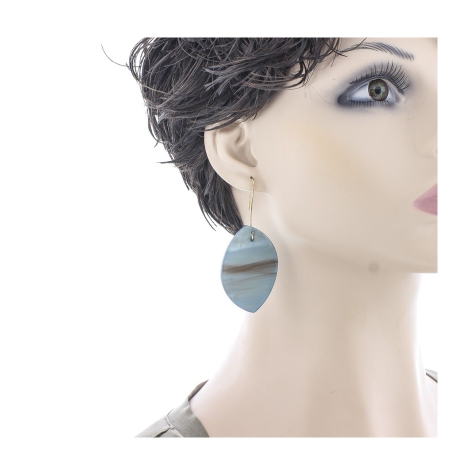 RESIN LEAF PENDANT EARRINGS