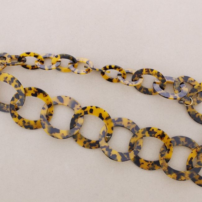 LONG NECKLACE WITH TORTOISE LINKS
