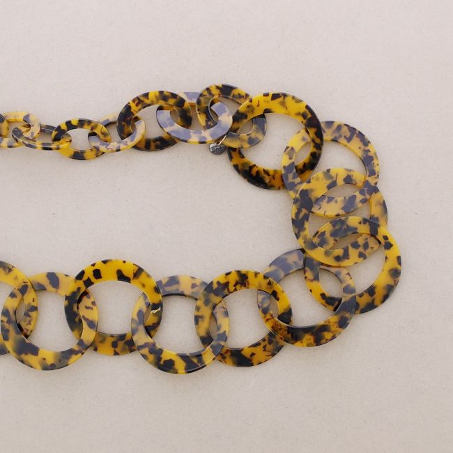 LONG NECKLACE WITH TORTOISE LINKS