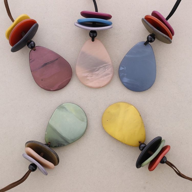 LONG RESIN DROP PENDANT NECKLACE 2