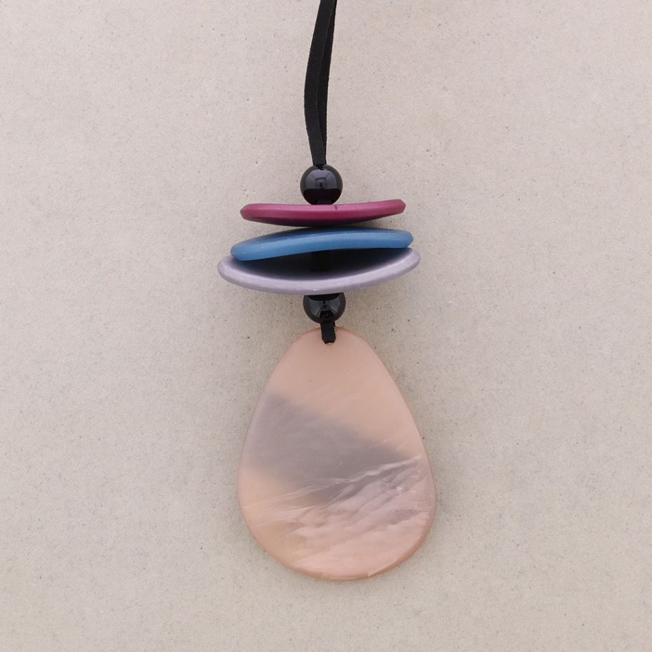 COLLAR LARGO COLGANTE GOTA RESINA