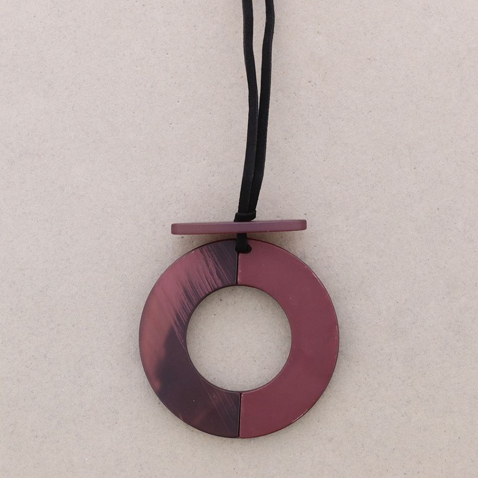 LONG RESIN CIRCLE PENDANT NECKLACE