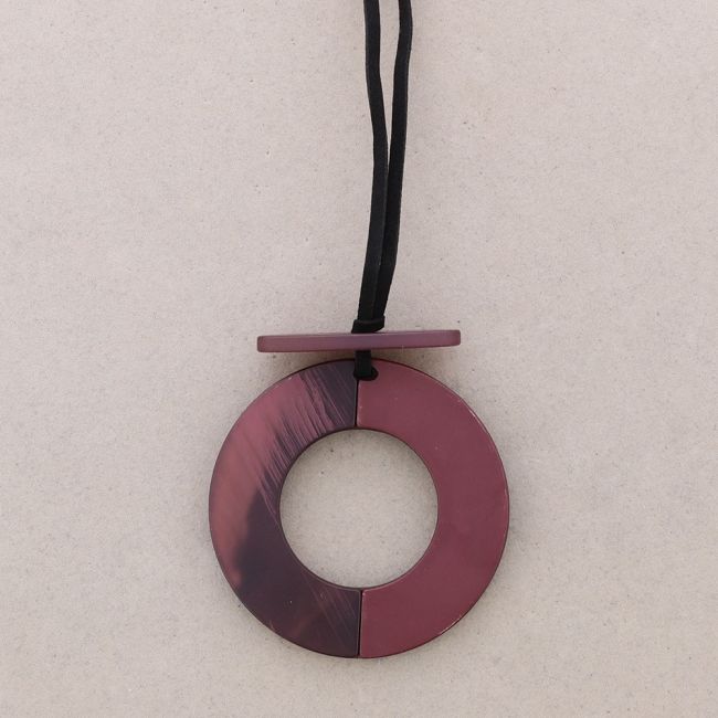 LONG RESIN CIRCLE PENDANT NECKLACE