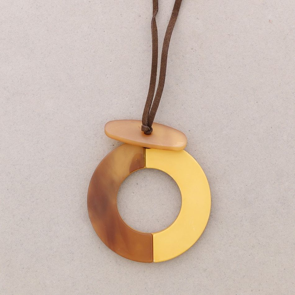 LONG RESIN CIRCLE PENDANT NECKLACE
