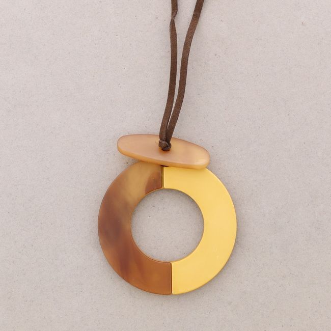 LONG RESIN CIRCLE PENDANT NECKLACE