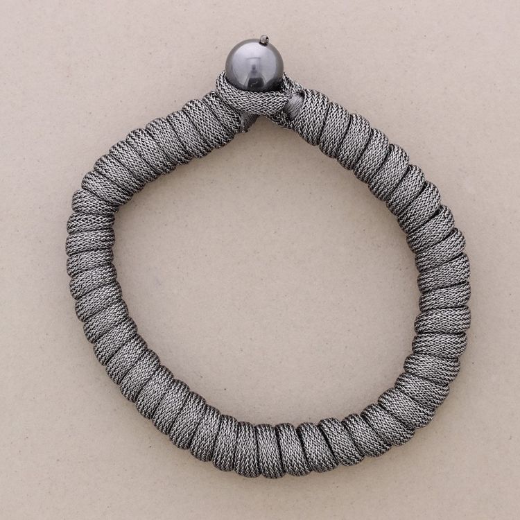 ROLLED SHORT NECKLACE