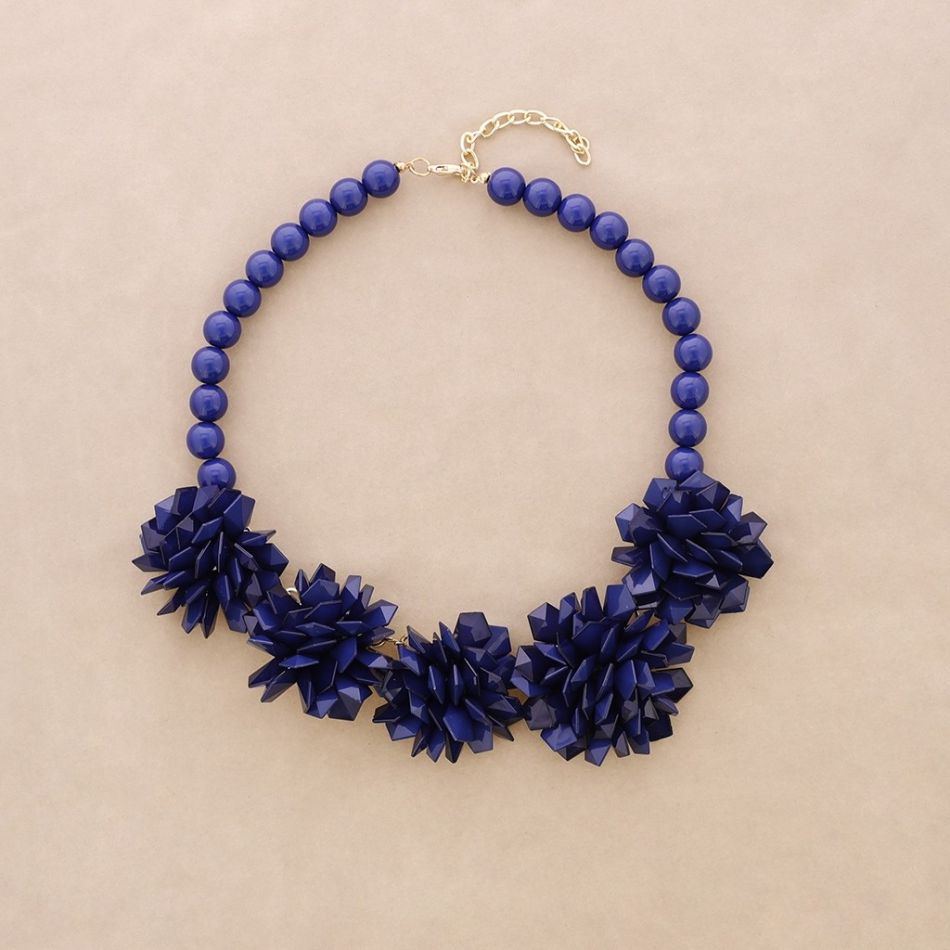 FIVE BEADS FLOWERS SHORT NECKLACE
