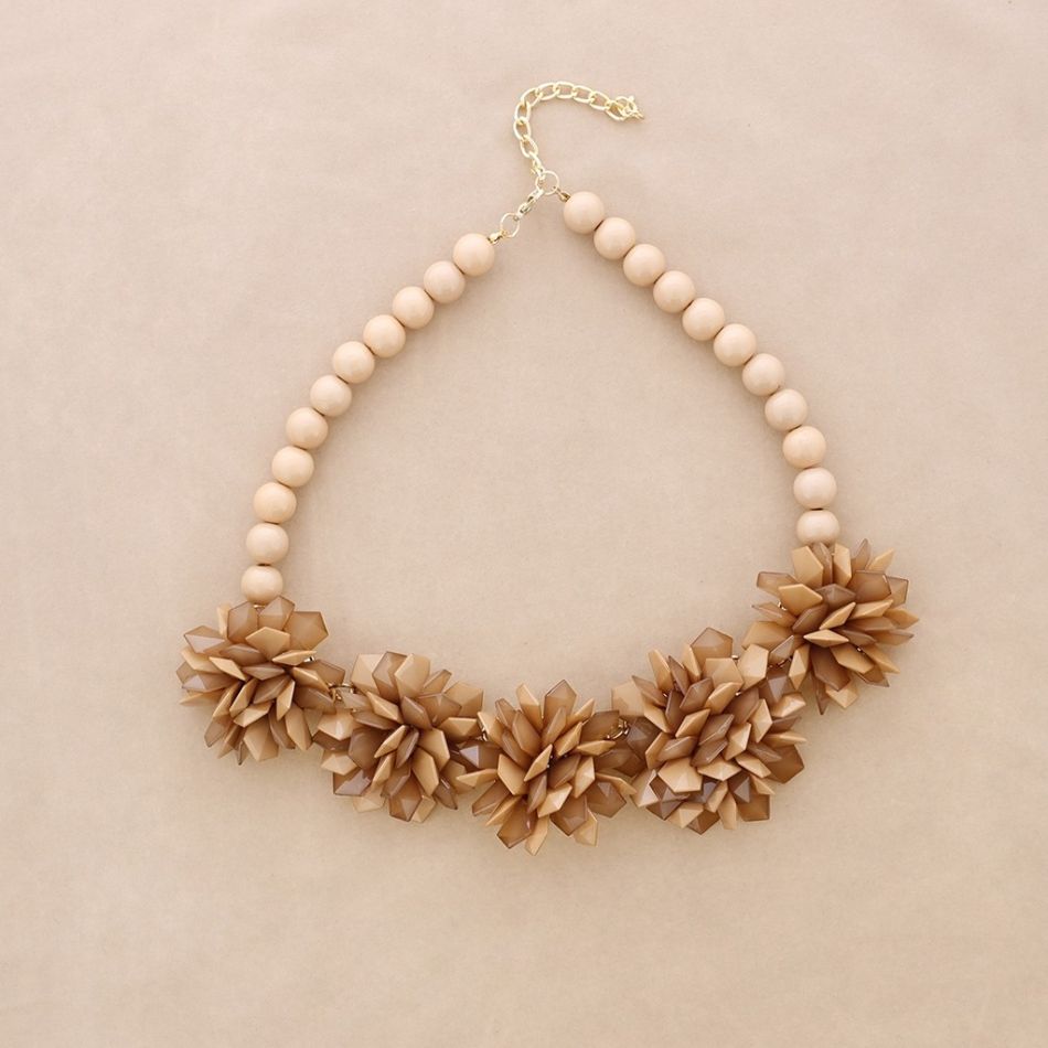 FIVE BEADS FLOWERS SHORT NECKLACE