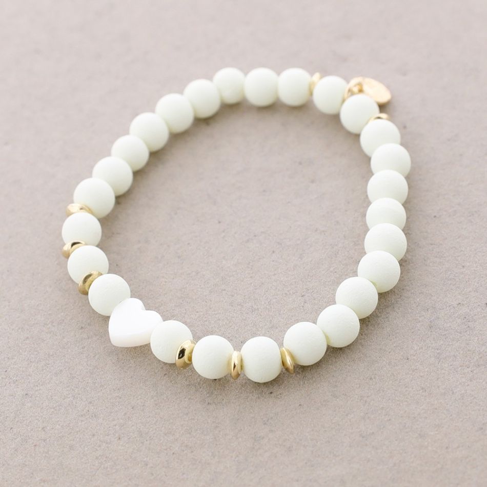PULSERA ELÁSTICA CUENTAS CORAZÓN NÁCAR