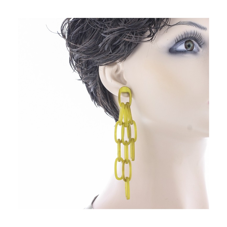 RESIN LINK TRIPLE PENDANT EARRINGS