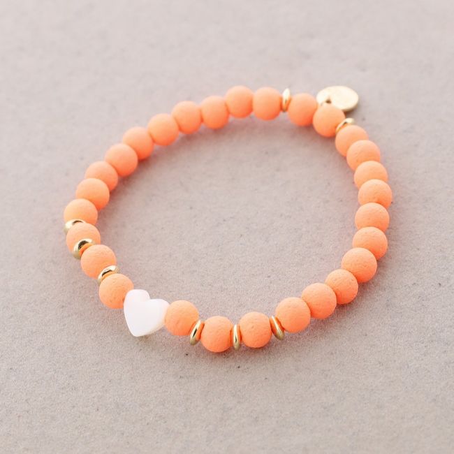 PULSERA ELÁSTICA CUENTAS CORAZÓN NÁCAR