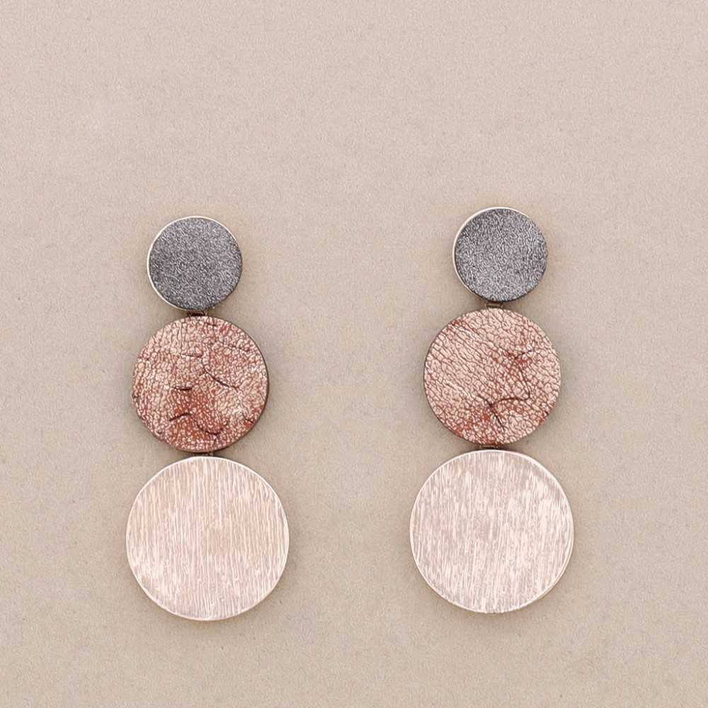 METAL TRIPLE MEDAL LEATHER EARRINGS