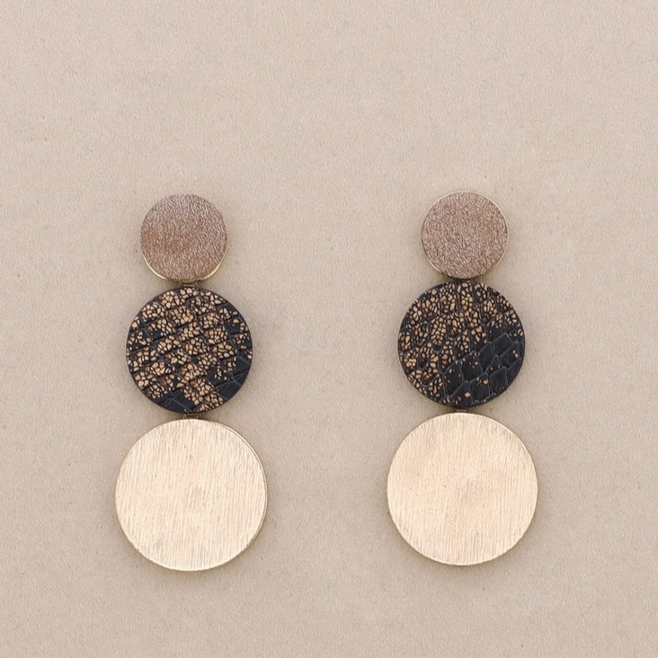 METAL TRIPLE MEDAL LEATHER EARRINGS