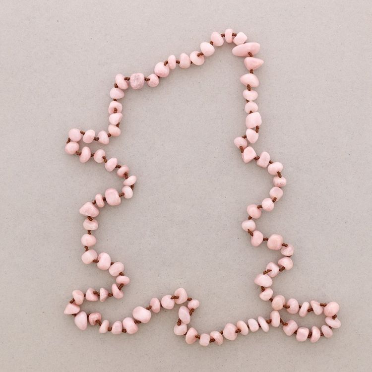 LONG NECKLACE WITH IRREGULAR STONES