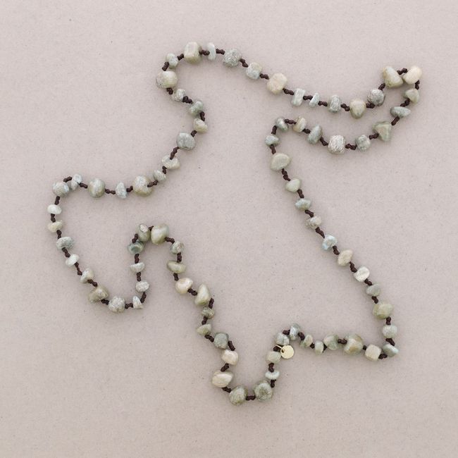 LONG NECKLACE WITH IRREGULAR STONES