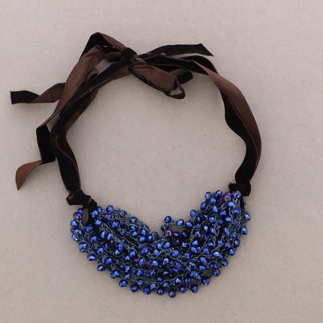 CRYSTAL SHORT NECKLACE WITH CROCHET