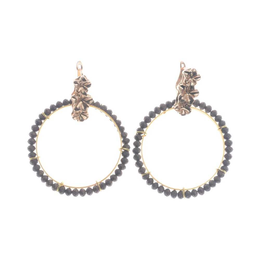 METAL HOOP EARRINGS WITH FACETED CRYSTALS