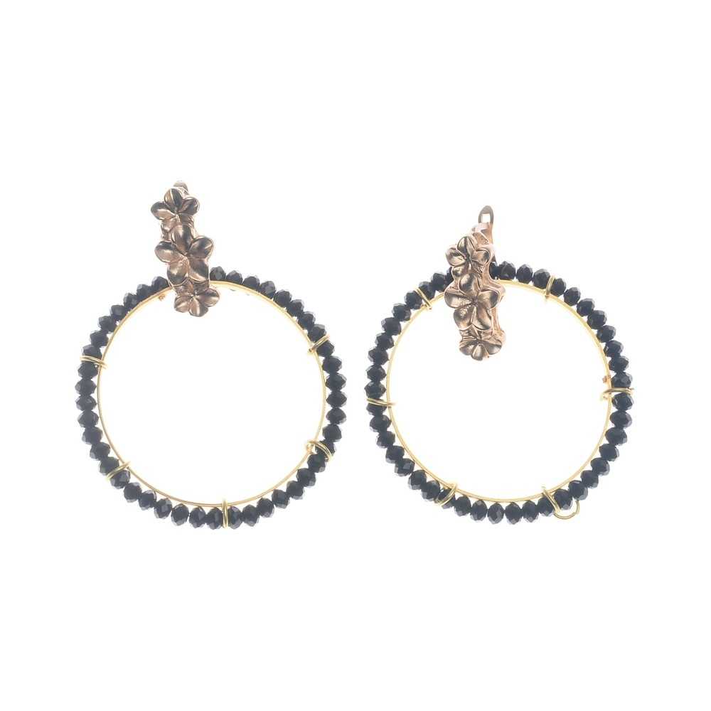 METAL HOOP EARRINGS WITH FACETED CRYSTALS