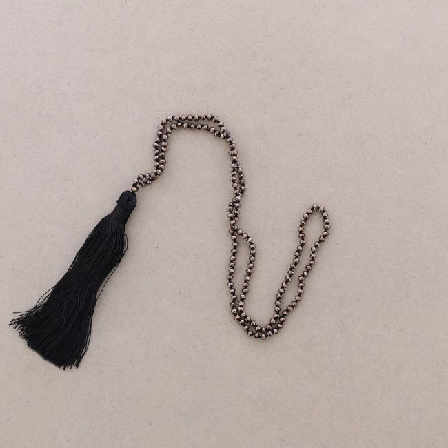 LONG NECKLACE FACETED BEADS COLG. FRINGE