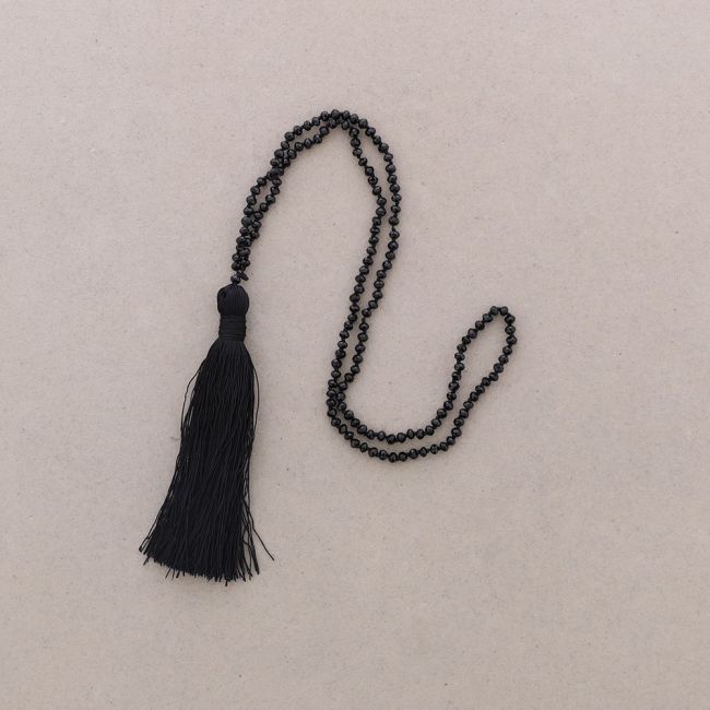 LONG NECKLACE FACETED BEADS COLG. FRINGE