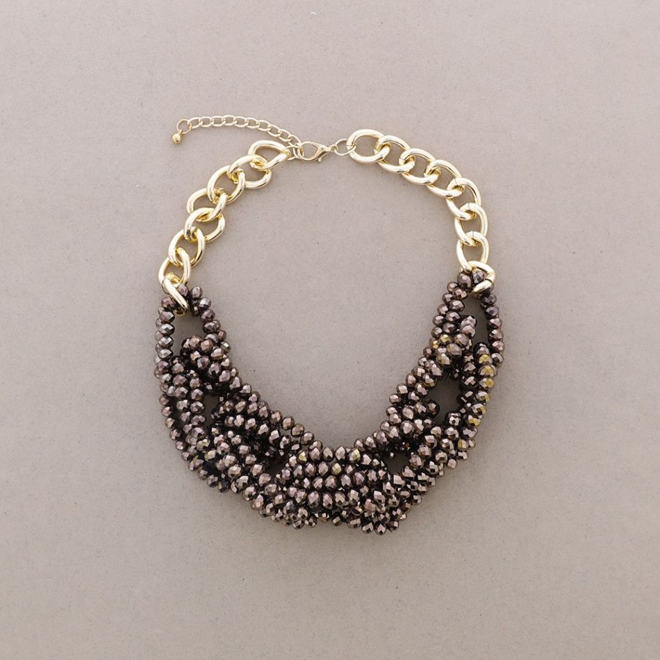SHORT NECKLACE WITH FACETED BEADS