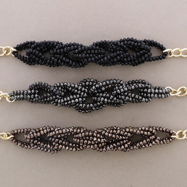 SHORT NECKLACE WITH FACETED BEADS