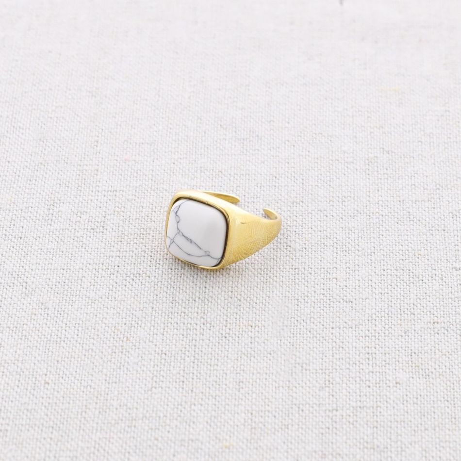 STEEL RING WITH INCLUDED STONES