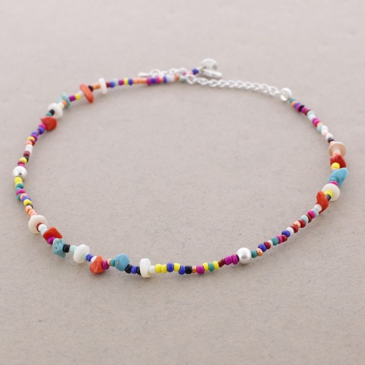 MULTICOLORED BEADS SHORT NECKLACE