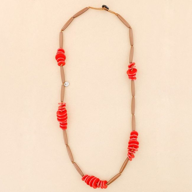 LONG NECKLACE WITH RESIN BEADS
