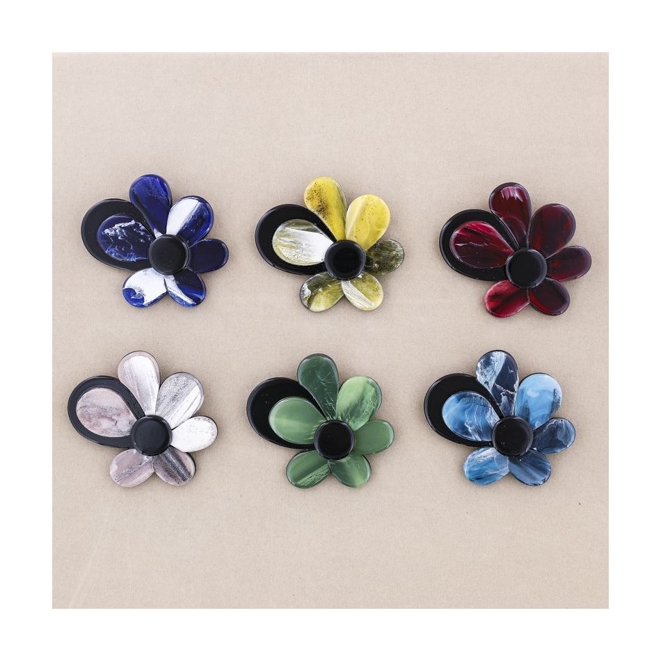 RESIN FLOWER BROOCH