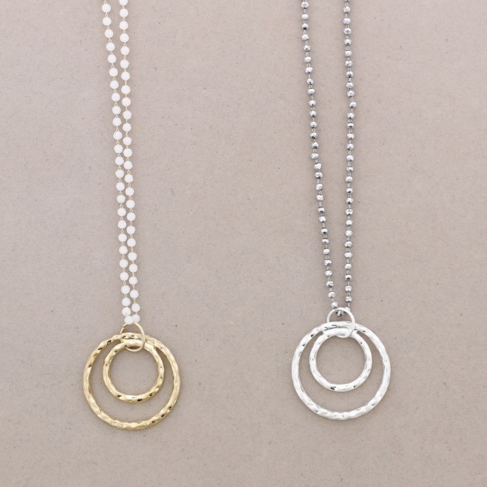 LONG NECKLACE WITH METAL PENDANT FACETED BEADS