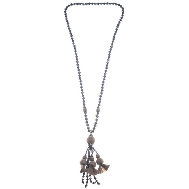 LONG PENDANT NECKLACE WITH RAFFIA BEADS
