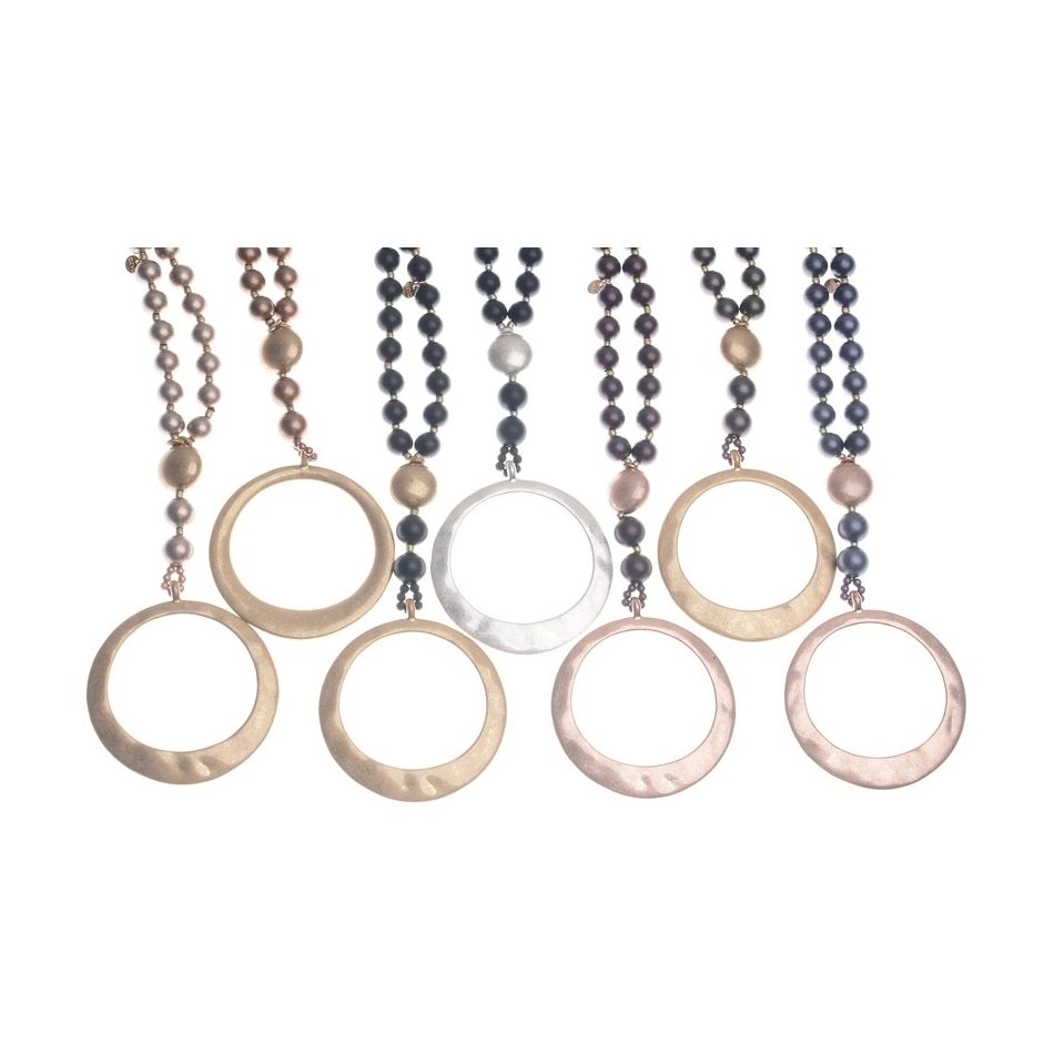 LONG NECKLACE WITH METAL RING PENDANT
