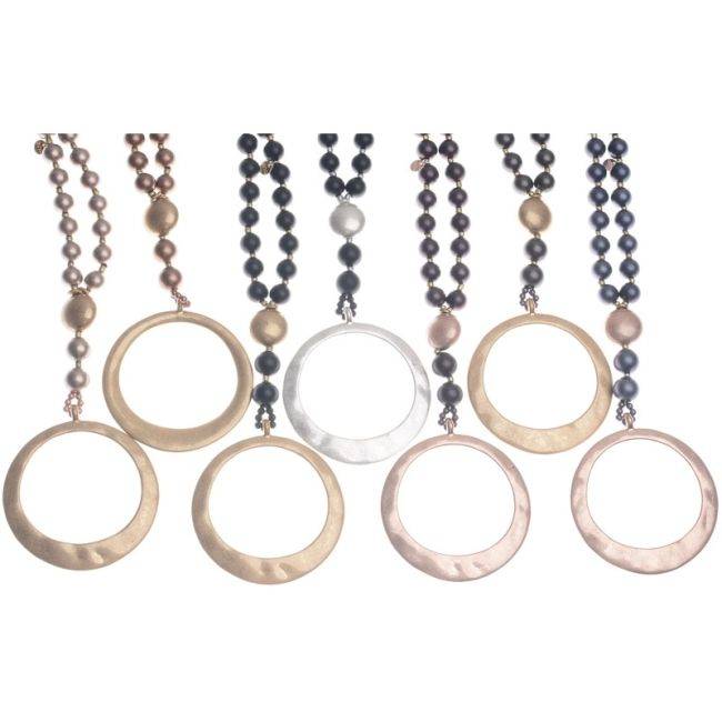 LONG NECKLACE WITH METAL RING PENDANT
