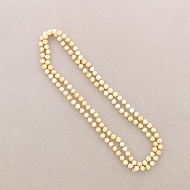 LONG BALLS KNOTTED NECKLACE