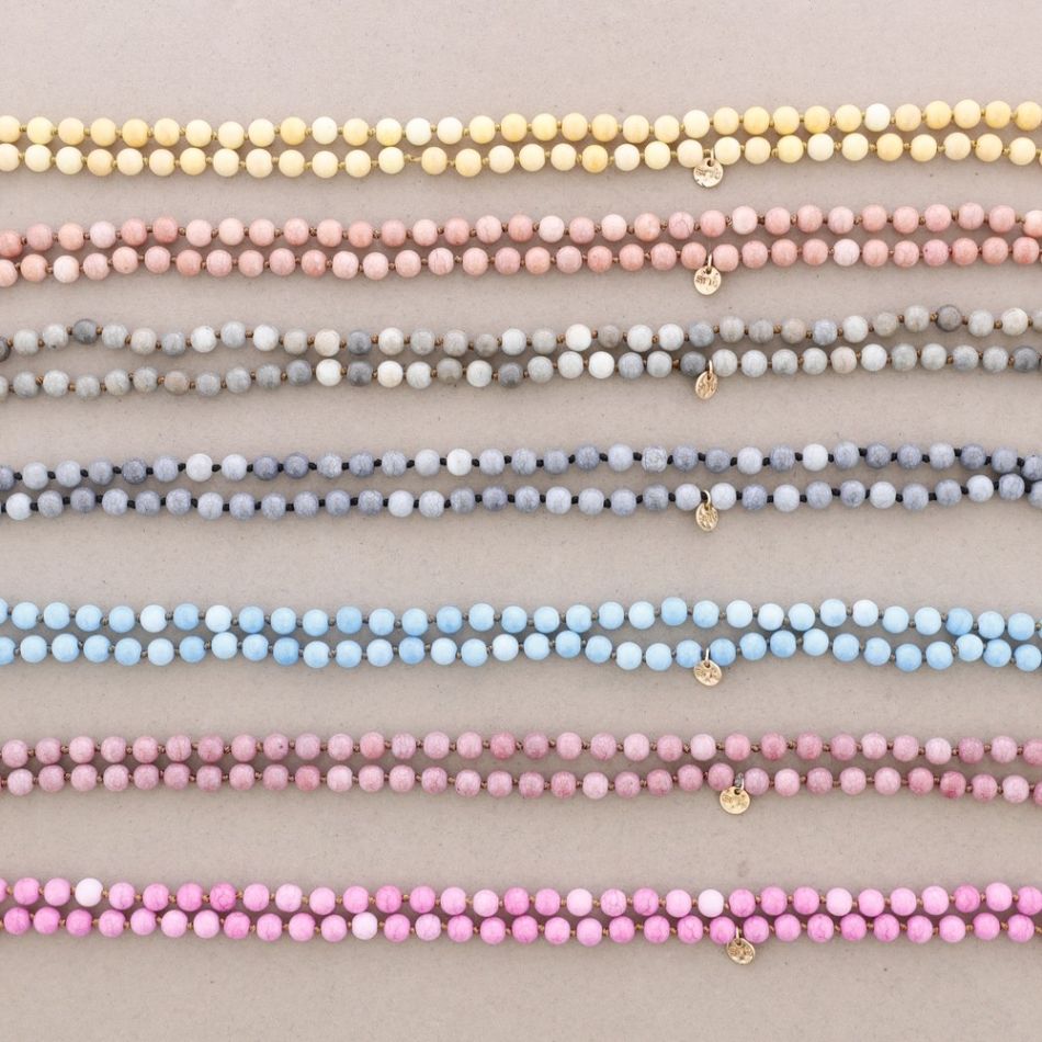 LONG BALLS KNOTTED NECKLACE