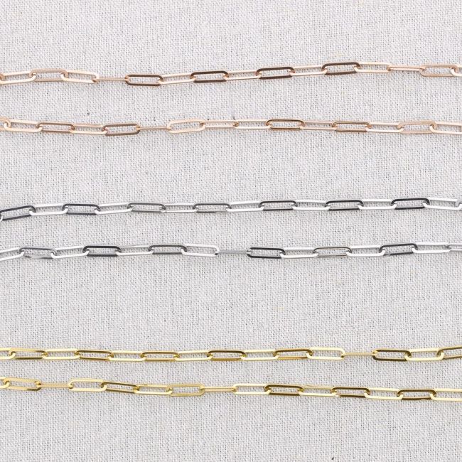 STEEL SHORT NECKLACE WITH RECTANGULAR CHAIN