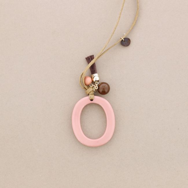 LONG NECKLACE PENDANT INITIAL LETTER O RESIN