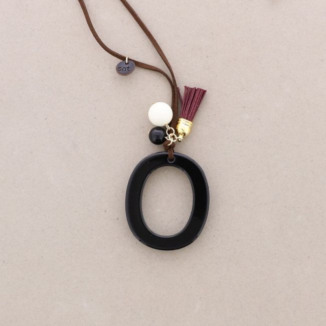 LONG NECKLACE PENDANT INITIAL LETTER O RESIN