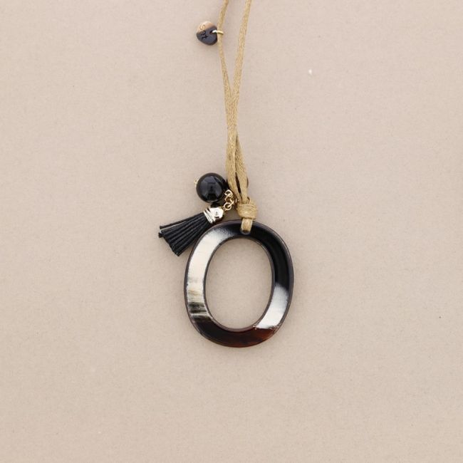 LONG NECKLACE PENDANT INITIAL LETTER O RESIN