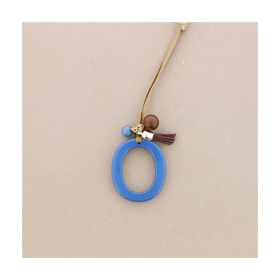 LONG NECKLACE PENDANT INITIAL LETTER O RESIN