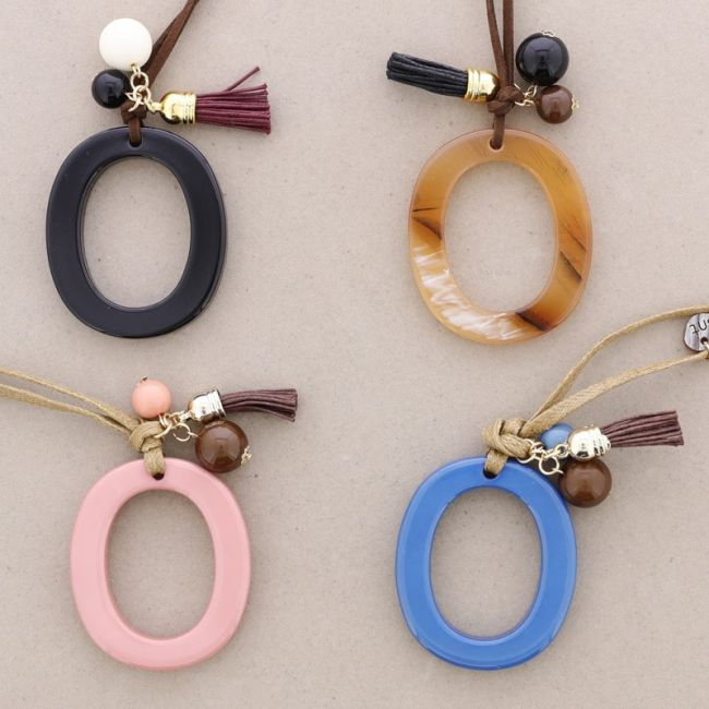 LONG NECKLACE PENDANT INITIAL LETTER O RESIN