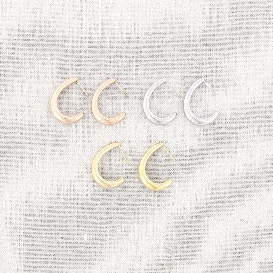 IRREGULAR HOOP STEEL EARRINGS