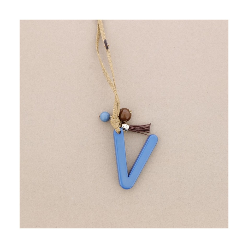LONG NECKLACE PENDANT INITIAL LETTER V RESIN