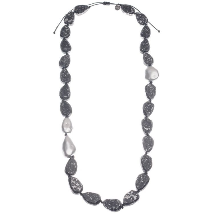 COLLAR LARGO CUENTAS MADERA RESINAS IRREGULARES 2