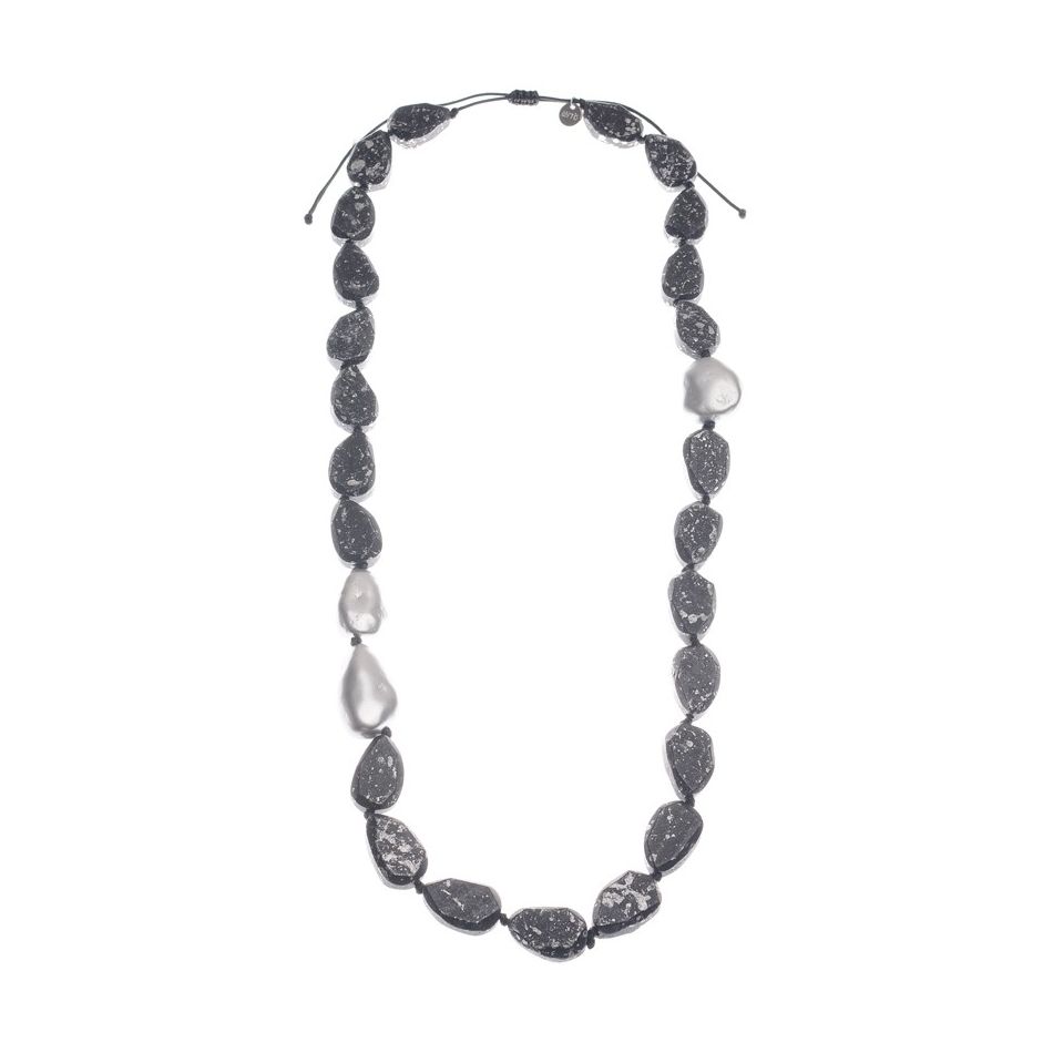 COLLAR LARGO CUENTAS MADERA RESINAS IRREGULARES
