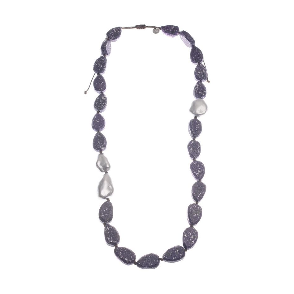 COLLAR LARGO CUENTAS MADERA RESINAS IRREGULARES