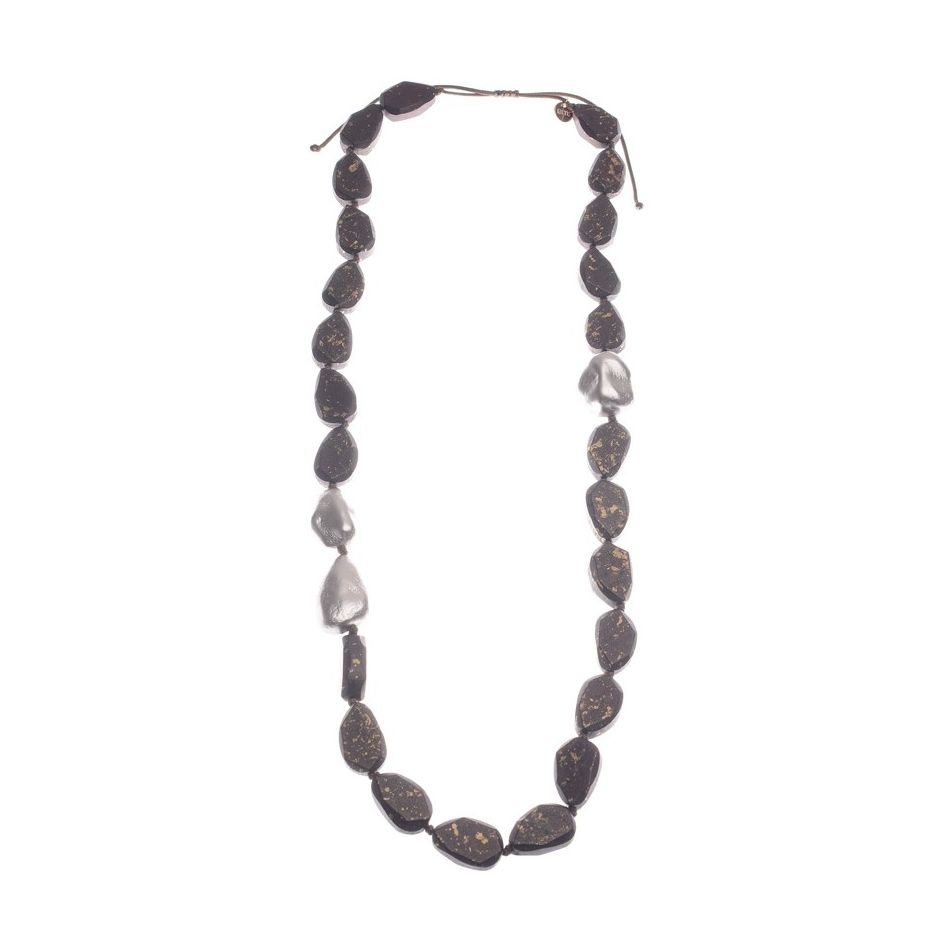 COLLAR LARGO CUENTAS MADERA RESINAS IRREGULARES