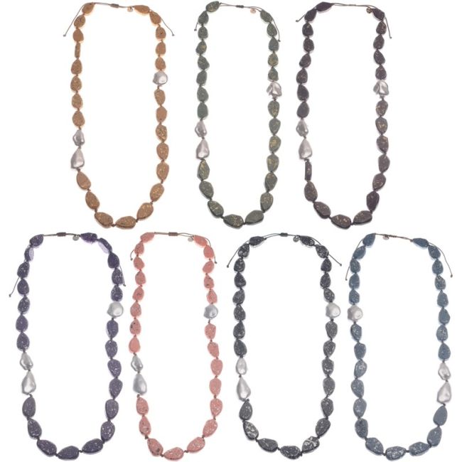 COLLAR LARGO CUENTAS MADERA RESINAS IRREGULARES