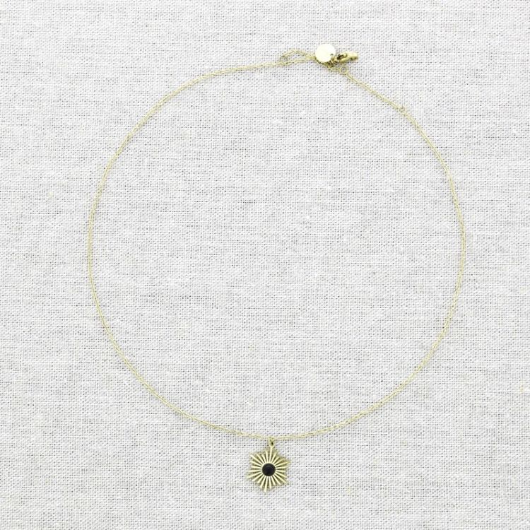 STONE MEDAL PENDANT STEEL SHORT NECKLACE 2